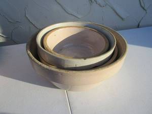 lot 194 image: HANDMADE POTTERY MIXINGSERVING BOWLS NESTED.&nbsp