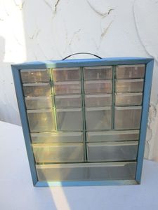 lot 199 image: WALL MOUNTED TOOLS ORGANIZER BOX WITH MANY DRAWERS