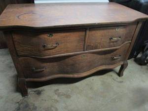 lot 156 image: VINTAGE CREDENZA