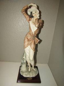 lot 3 image: GIUSEPPE ARMANI FLORENCE 647c LIMITED ED. 18835000 VALENTINA  19 INCHES TALL  SIGNED
