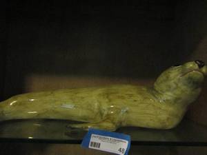 lot 48 image: CERAMIC ITALIAN SEAL 29 BY 9 BY 6 PART OF FLIPPER MISSING