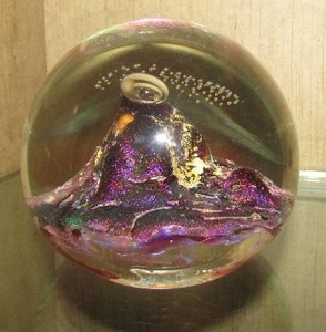 lot 46 image: PAPER WEIGHT BLOWN GLASS  5 x 5