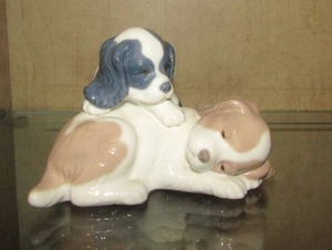 lot 43 image: LLADRO NAO PUPPIES 4 BY 6 INCHES