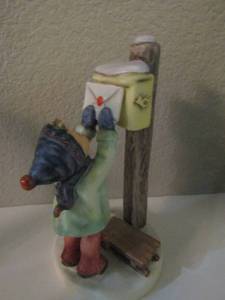lot 52 image: HUMMEL GOEBEL GERMANY 340  A Letter to Santa Claus Boy Mailbox 7