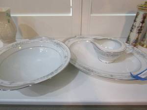 lot 69 image: NORITAKE CHINA 6105 BELLFLEUR SERVING PLATTER 14IN AND 10 IN ROUND SERVING BOWL AND CREAMER