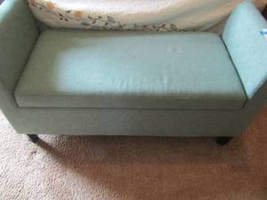 lot 41 image: TEAL UPHOLSTERED STORAGE BENCH   48 BY 19 BY 25