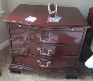 lot 18 image: BAKER FURNITURE 3 DRAWER BEDSIDE TABLE 25 X 17 X 27 QTY 2 MADE IN USA