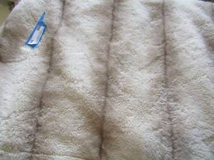 lot 96 image: FAUX FUR THROW