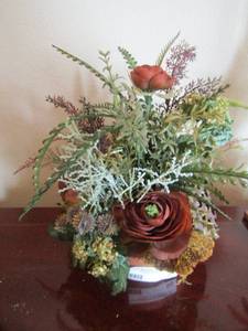 lot 99 image: FLORAL ARRANGMENT FALL 10 INCHES HEIGHT