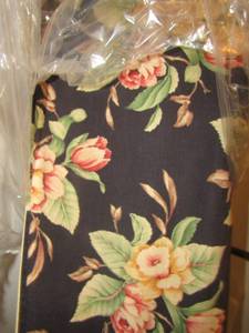 lot 117 image: BLACK PINK ROSE COUCH COVER FOLDED ON HANGER