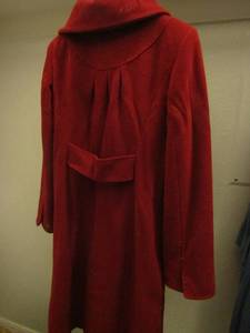 lot 125 image: ELLEN TRACY SIZE 8 WOMEN RED TRENCH COAT