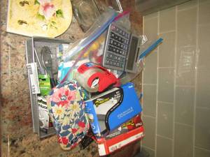 lot 139 image: OFFICE SUPPLIES PENS AND CALCULATORS