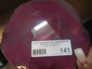 lot 141 image: GEODE PINK AGATE SLICE 6 X 5 X 0.25IN THICK