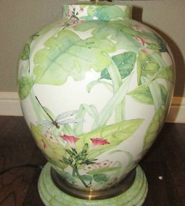 lot 39 image: WILD WOOD LAMP DRAGONFLIES AND LILIES FLORAL MOTIF 31 BY 12