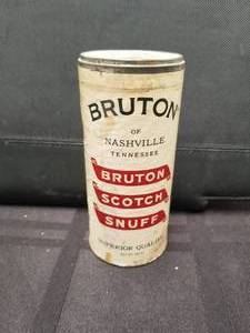 lot 93 image: Vintage Bruton Scotch Snuff tin - appears unopened