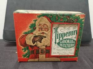 lot 32 image: Vintage Tipperary Smoking mixture Santa Claus box