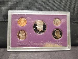 lot 101 image: United States Mint Proof Set - 1993