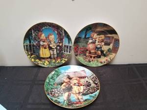 lot 62 image: Hummel Plate by Danbury mint - Squeaky Clean, Hello down there, and Little Musicians