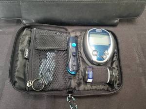 lot 146 image: One Touch Ultra 2 - Blood Glucose Meter Monitor Glucometer and case
