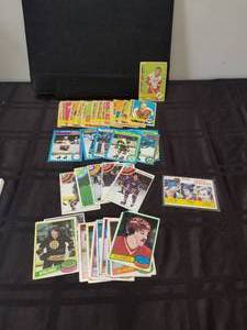 lot 153 image: Selection of vintage Hockey cards - varies years