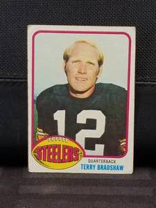 lot 165 image: Terry Bradshaw - 1976 Topps football card
