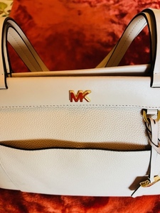 lot 5 image: 2022 Michael Kors Designer Purse- New, Never Used w Original Filler Paper