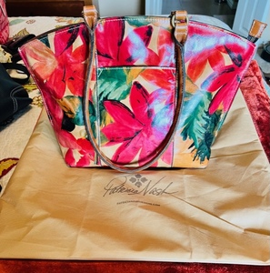 lot 14 image: Patricia Nash Luxury Handbag - Floral