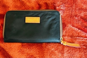 lot 19 image: Dooney & Bourke Wallet