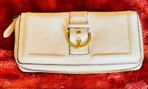 lot 24 image: Coach Wallet - White