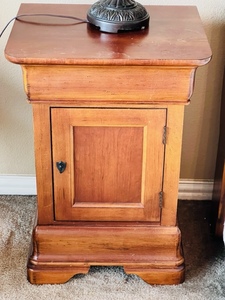 lot 52 image: Solid Wood Nightstand - 28.5 x 20 x 16