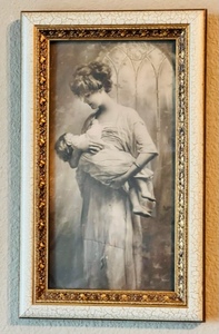 lot 61 image: Framed Vintage Black & White Mother and Child Picture ( 12.5 x 7.5)