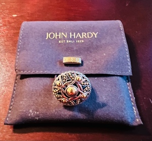 lot 72 image: Classic John Hardy .925 Sterling Silver & 18k Gold (size 7) Ring