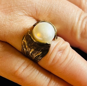 lot 89 image: Silver .925 Pearl Ring from Israel