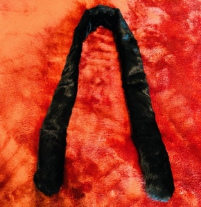 lot 125 image: Vintage Black Stole - to accent evening ware