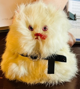 lot 127 image: Vintage White Plush CatKitten Toy wJeweled Collar