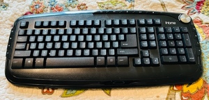 lot 128 image: IHome Wireless Keyboard IH-K280BB