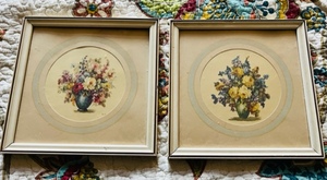 lot 129 image: Lot of 2 - Vintage Floral Wall Art (9 x 9)