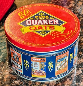 lot 155 image: Quaker Oats Tin
