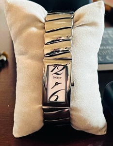 lot 160 image: DKNY Female Watch