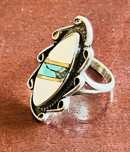 lot 173 image: Silver .925 White & Turquoise Ring