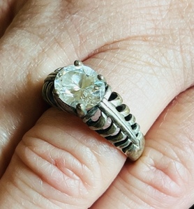 lot 174 image: Kabana Silver .925 Clear Stone Ring