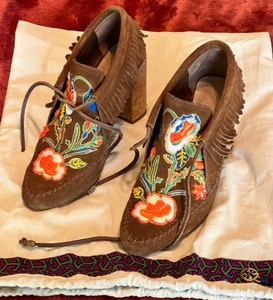 lot 175 image: Tory Burch High Heel Moccasin Style Size 8M wBag