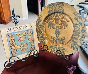 lot 187 image: Decorative Plate & Stone Plaque wDisplay Stand