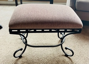 lot 189 image: Metal Cushioned Dressing Chair