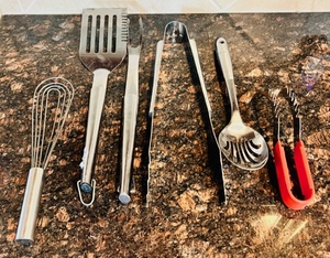 lot 202 image: Outdoor Grill Utensils wWatermelon Slicer
