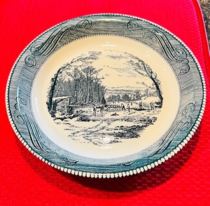 lot 215 image: Currier & Ives 10 Pie Baking Dish