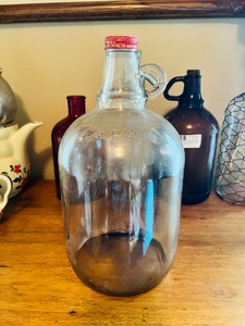 lot 259 image: Vintage Duraglas Coca-Cola One Gallon Glass Syrup Jug