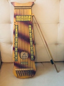 lot 271 image: Vintage Original Marx ViolinUke