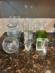 lot 286 image: 9 Assorted Vases