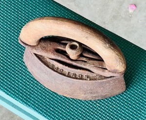 lot 365 image: Mrs.Potts Antique Iron